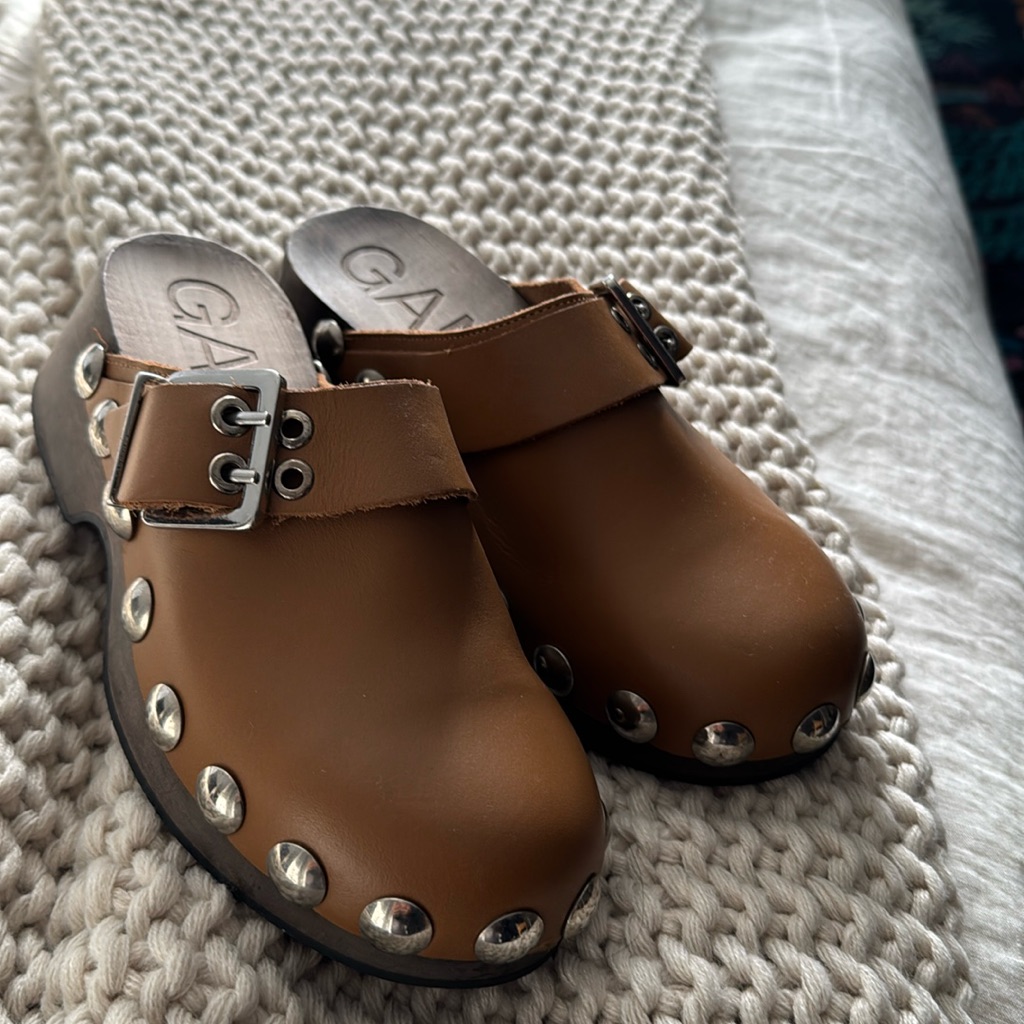 Ganni Retro Leather Platform Studded Clogs 607